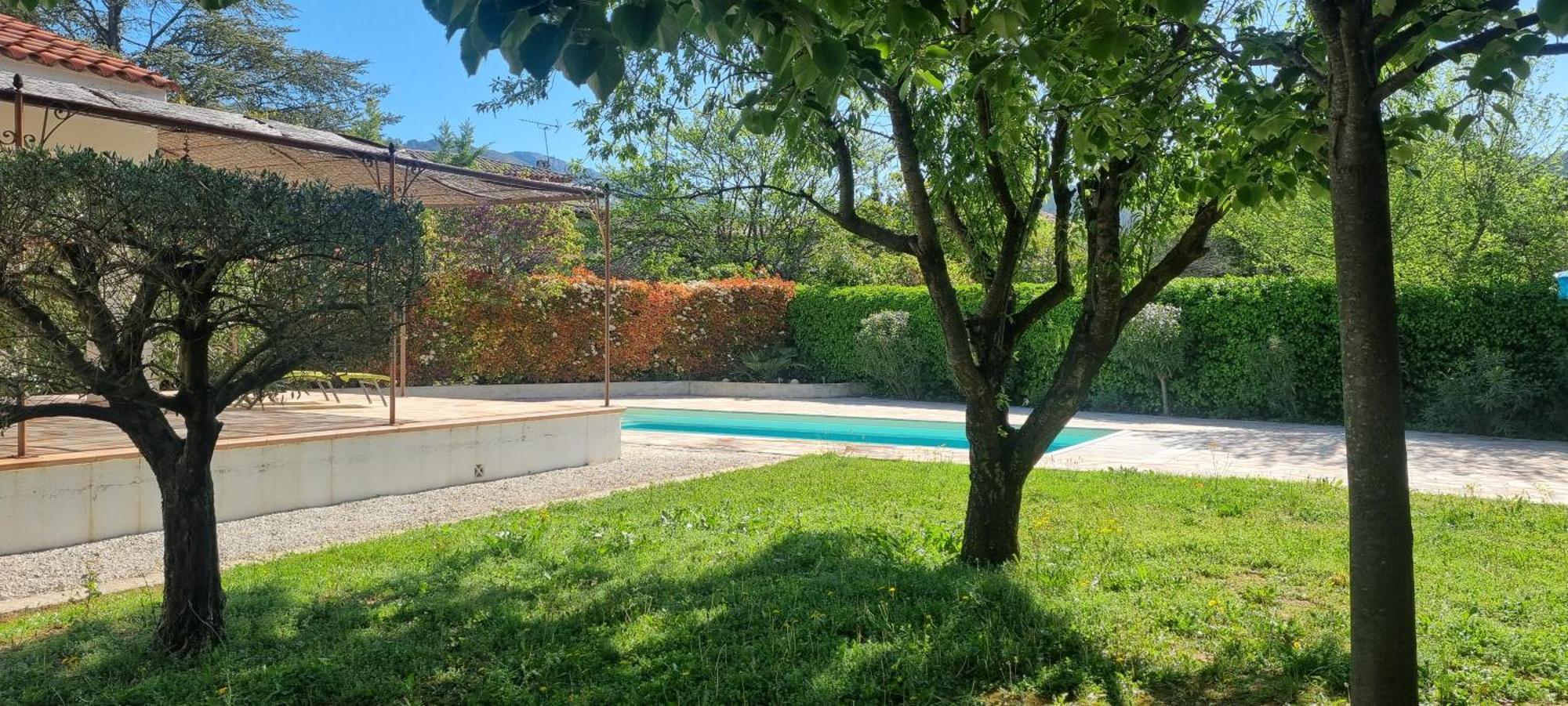 Studio Independant A La Villa Garlaban 3 Etoiles Gémenos Exteriör bild